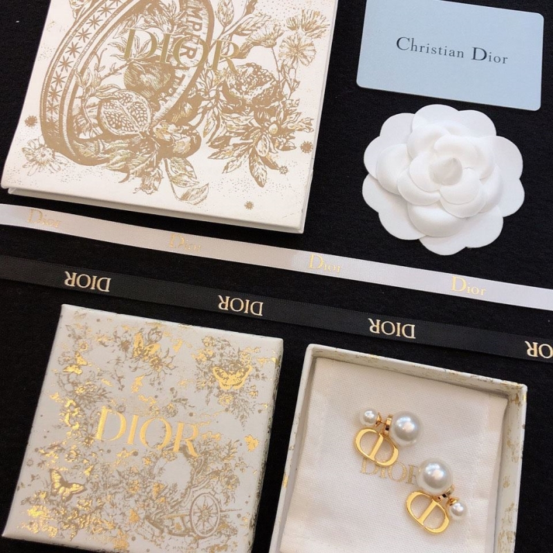 ch**an D*or earrings